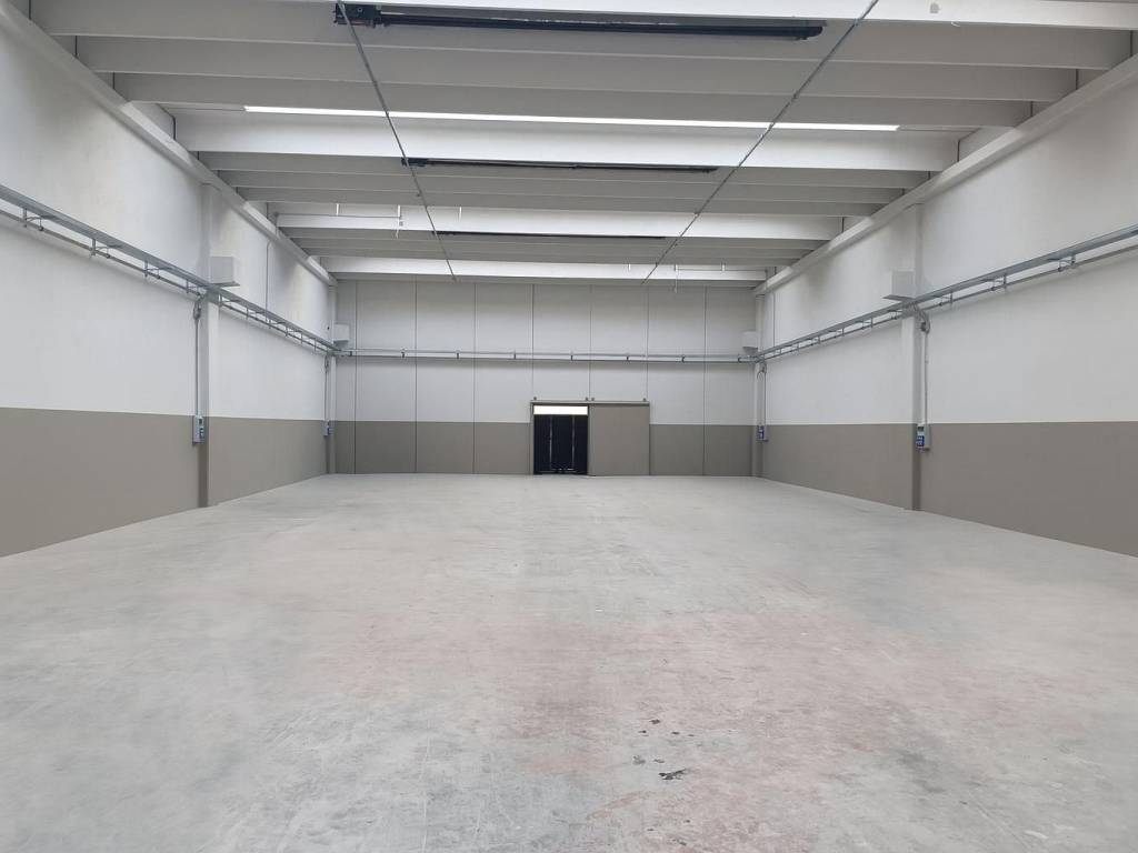 locale commerciale in affitto a Schio