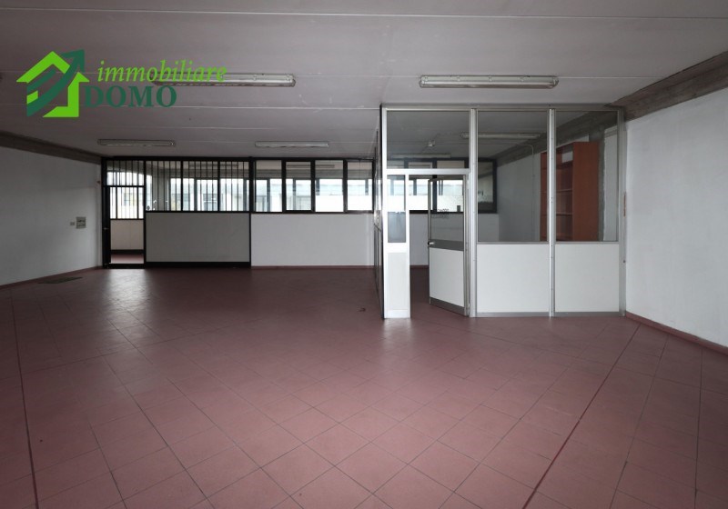 locale commerciale in affitto a Schio