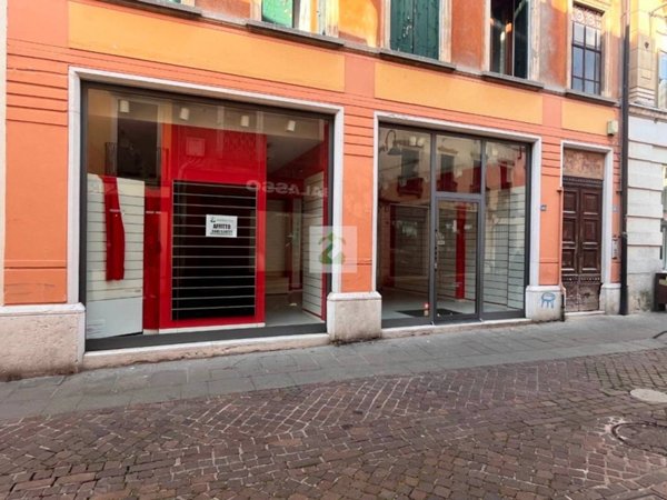 negozio in affitto a Schio in zona Monte Magrè
