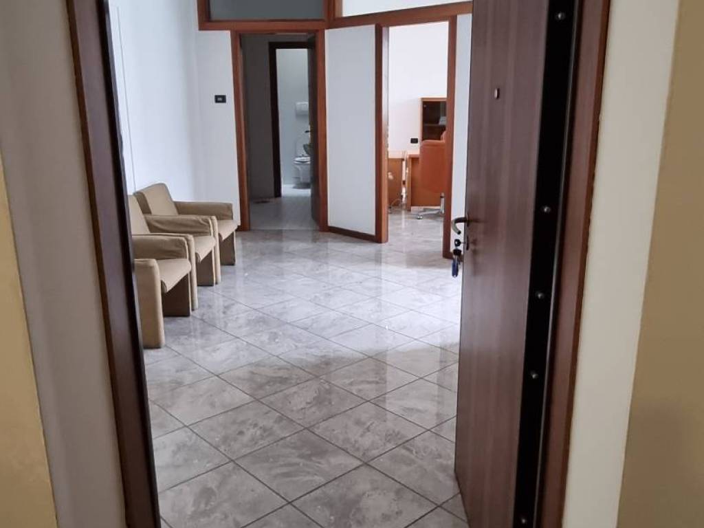 ufficio in affitto a Tezze sul Brenta in zona Belvedere