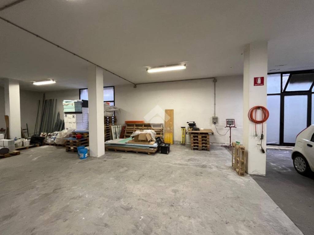 locale commerciale in affitto a Tezze sul Brenta in zona Belvedere