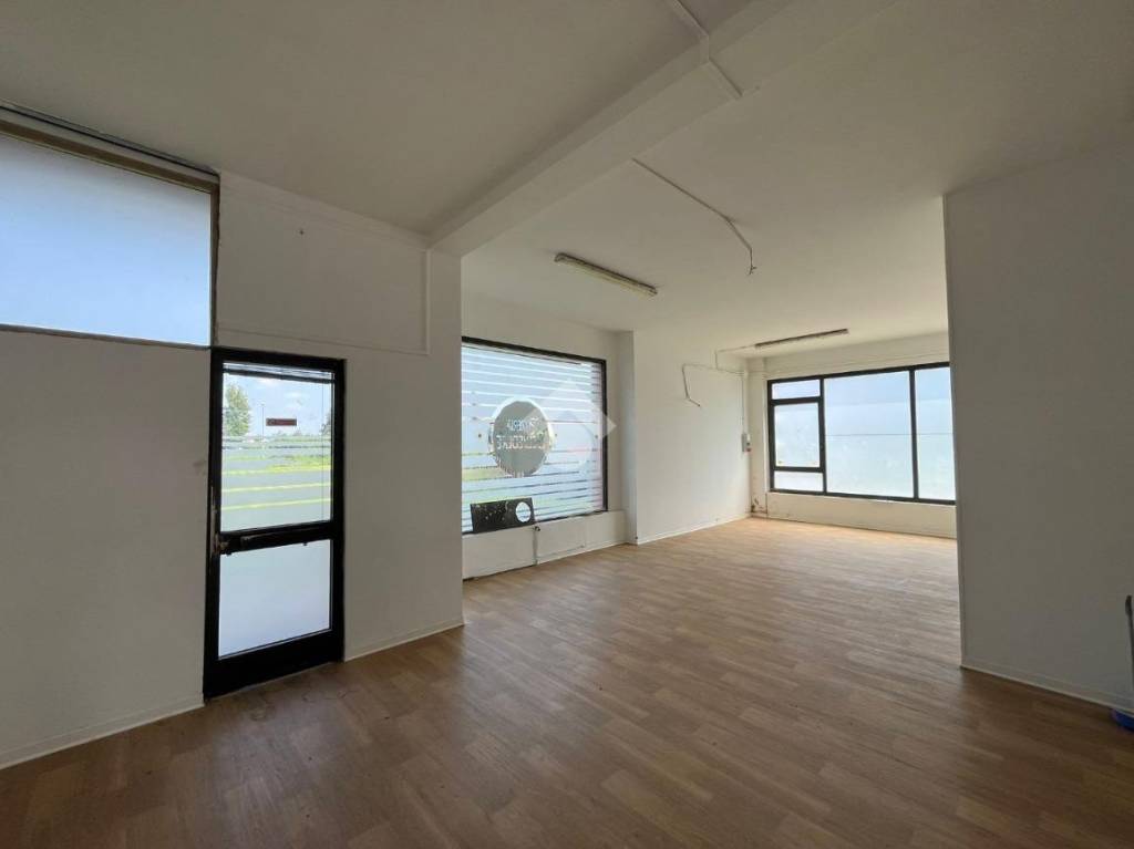 negozio in affitto a Tezze sul Brenta in zona Belvedere