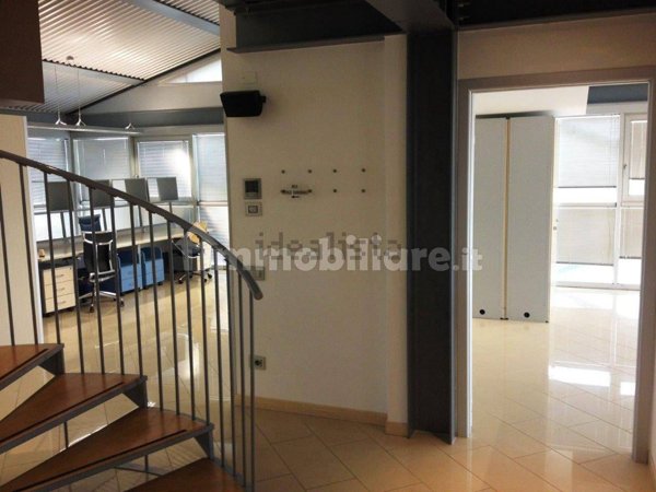 ufficio in affitto a Tezze sul Brenta in zona Belvedere