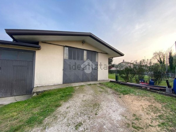 locale di sgombero in affitto a Tezze sul Brenta