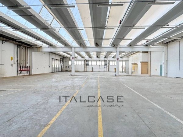 locale commerciale in affitto a Tezze sul Brenta in zona Baracche