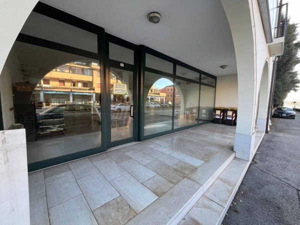 negozio in affitto a Tezze sul Brenta in zona Belvedere