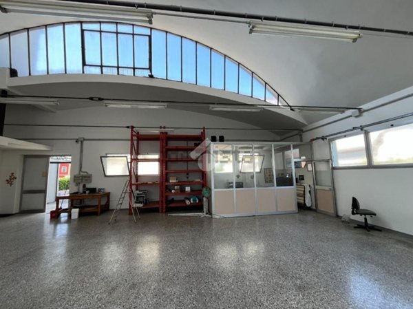 capannone in affitto a Tezze sul Brenta in zona Granella