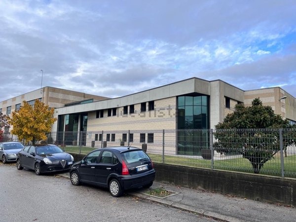 capannone in affitto a Tezze sul Brenta in zona Baracche