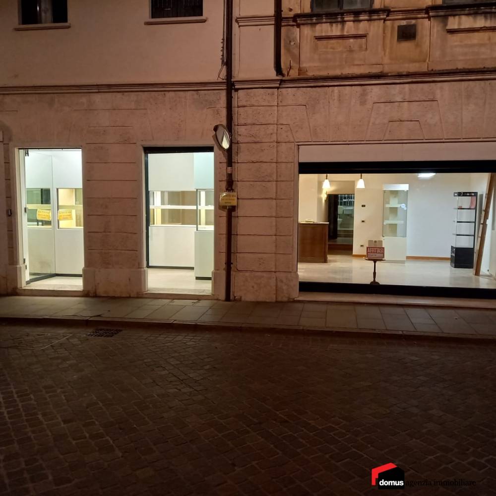 locale commerciale in affitto a Thiene