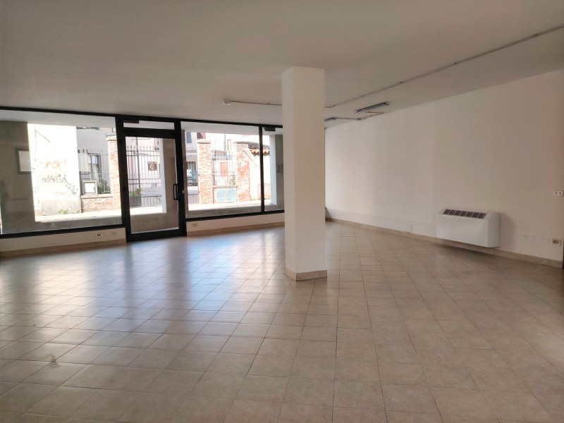 locale di sgombero in affitto a Thiene