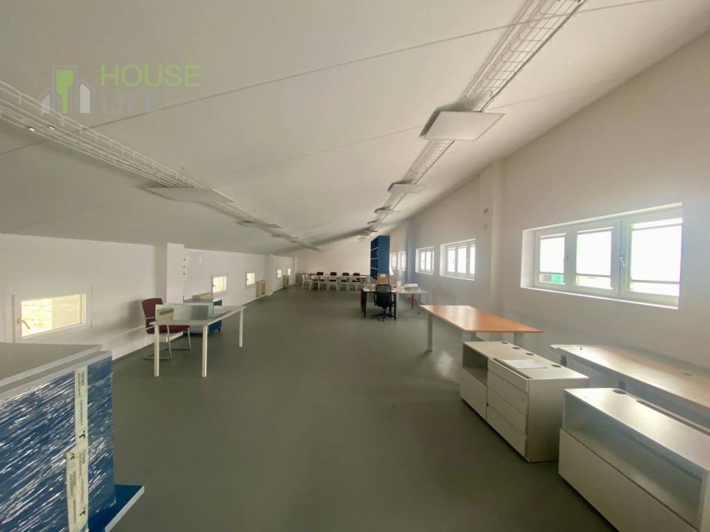 locale commerciale in affitto a Thiene in zona Santo