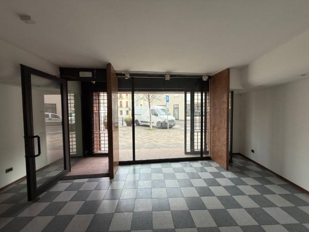 negozio in affitto a Thiene