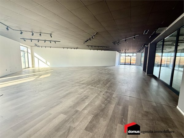locale commerciale in affitto a Thiene