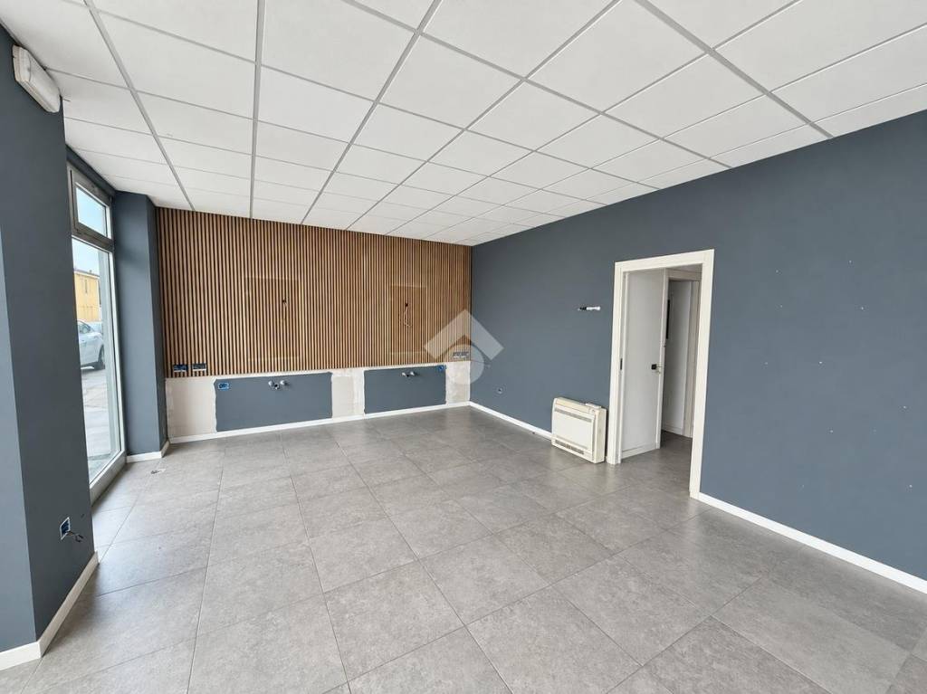 locale commerciale in affitto a Thiene