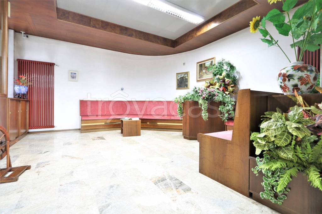 negozio in affitto a Torri di Quartesolo