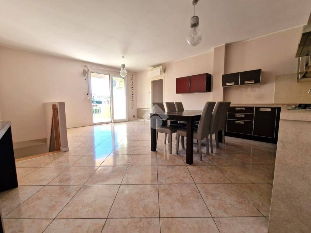 appartamento in affitto a Torri di Quartesolo in zona Lerino