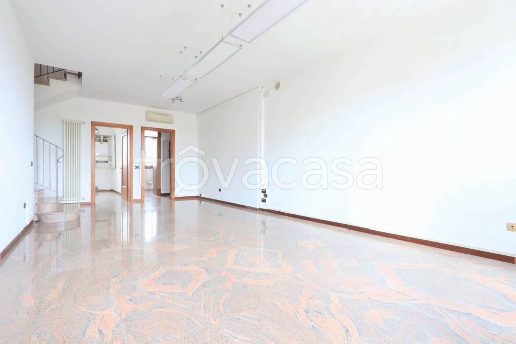 ufficio in affitto a Torri di Quartesolo