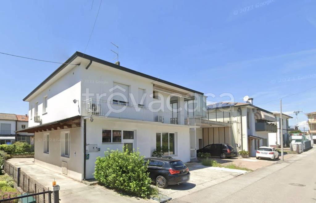 negozio in affitto a Torri di Quartesolo in zona Lerino