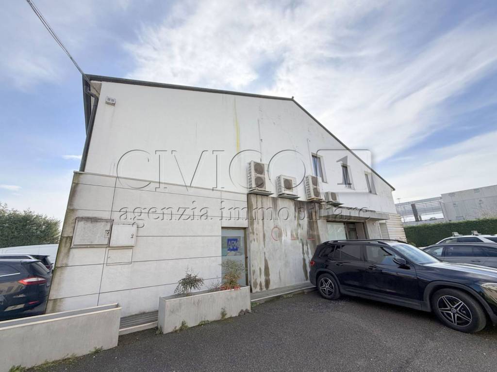 negozio in affitto a Torri di Quartesolo