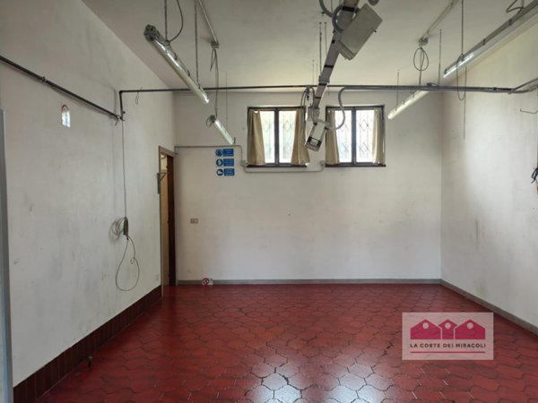 locale commerciale in affitto a Torri di Quartesolo in zona Marola
