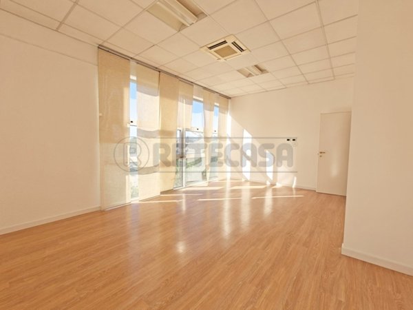 locale commerciale in affitto a Trissino