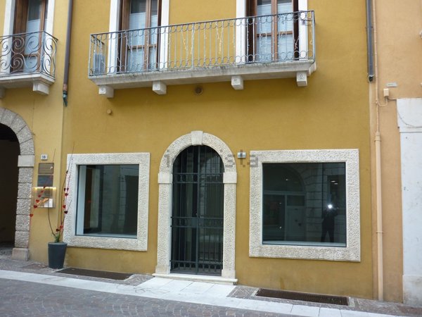 locale commerciale in affitto a Valdagno