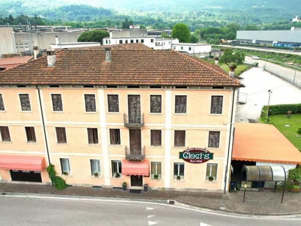 negozio in affitto a Velo d'Astico in zona Seghe