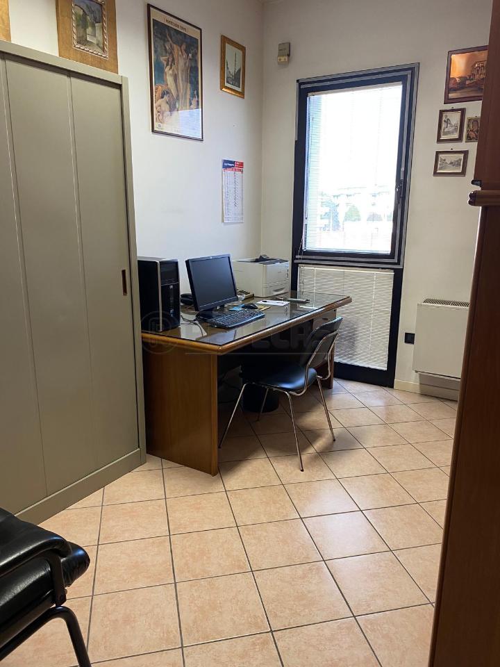 ufficio in affitto a Vicenza in zona Cattane