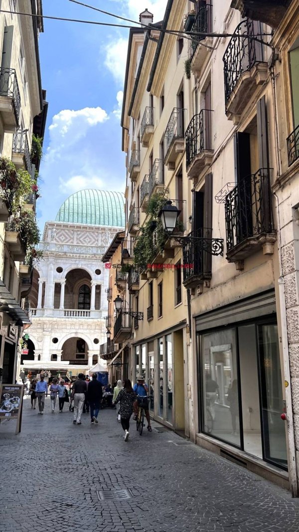 negozio in affitto a Vicenza in zona Centro Storico