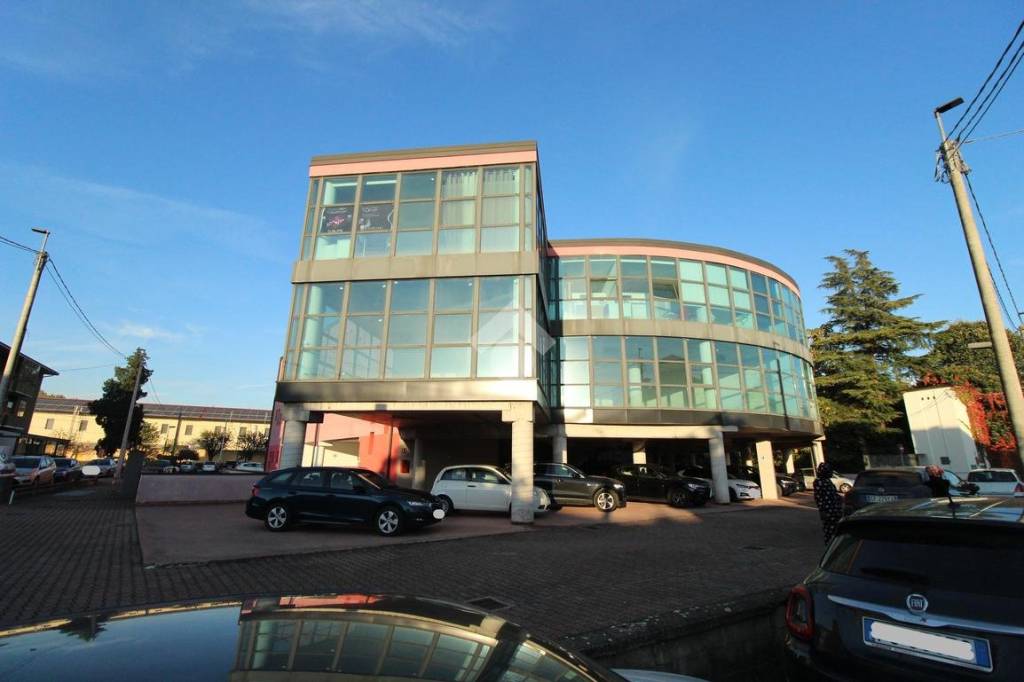negozio in affitto a Vicenza in zona Pio X