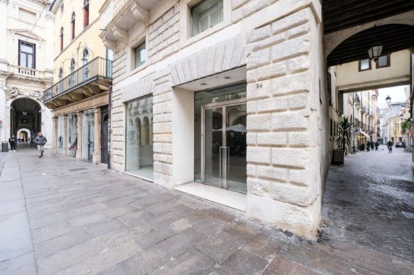 negozio in affitto a Vicenza in zona Centro Storico