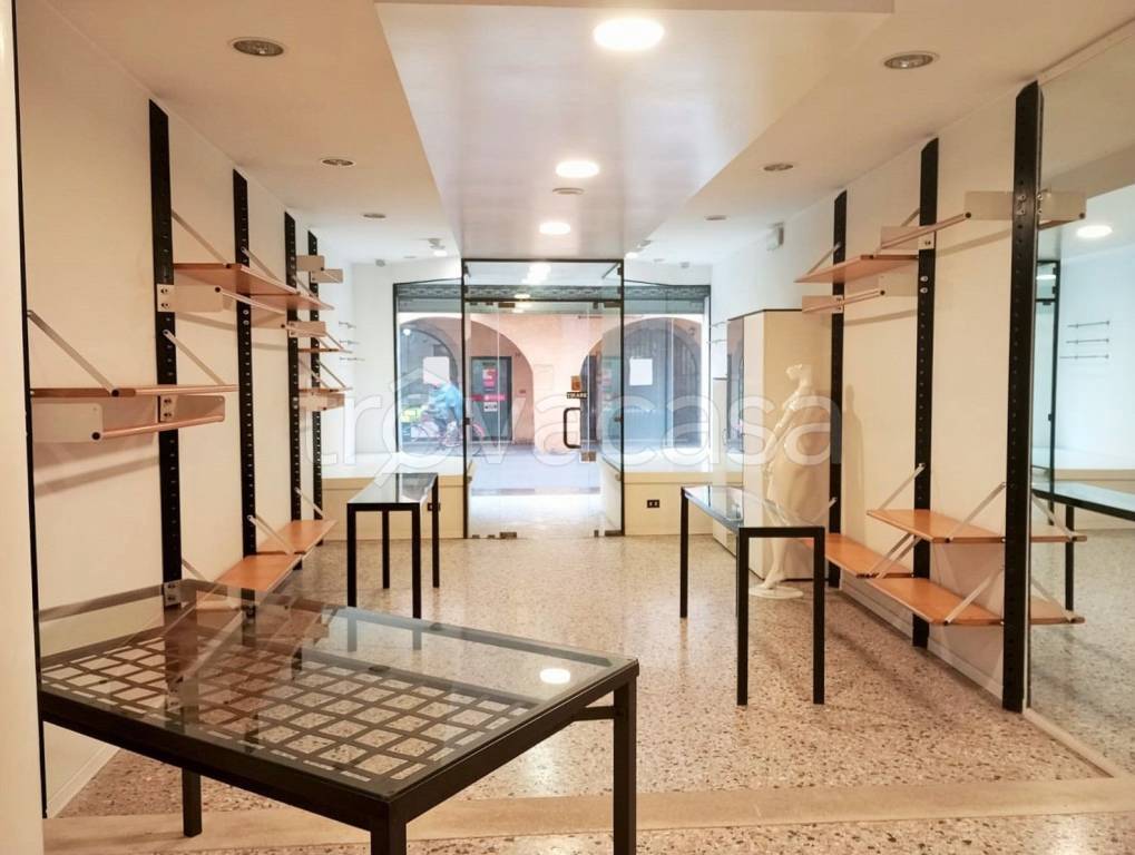 negozio in affitto a Vicenza in zona Centro Storico