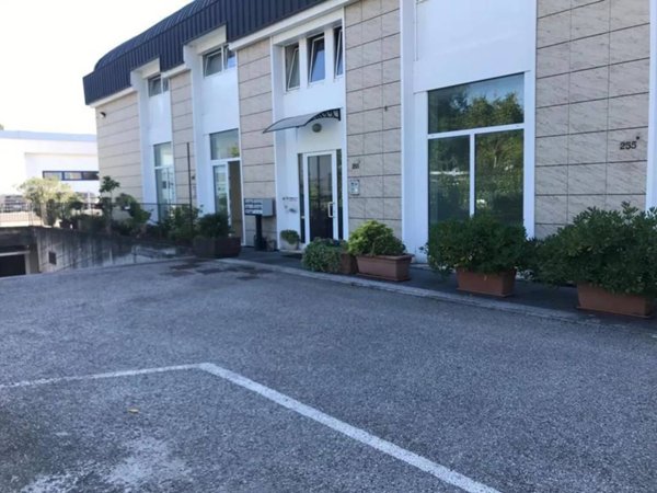 negozio in affitto a Vicenza