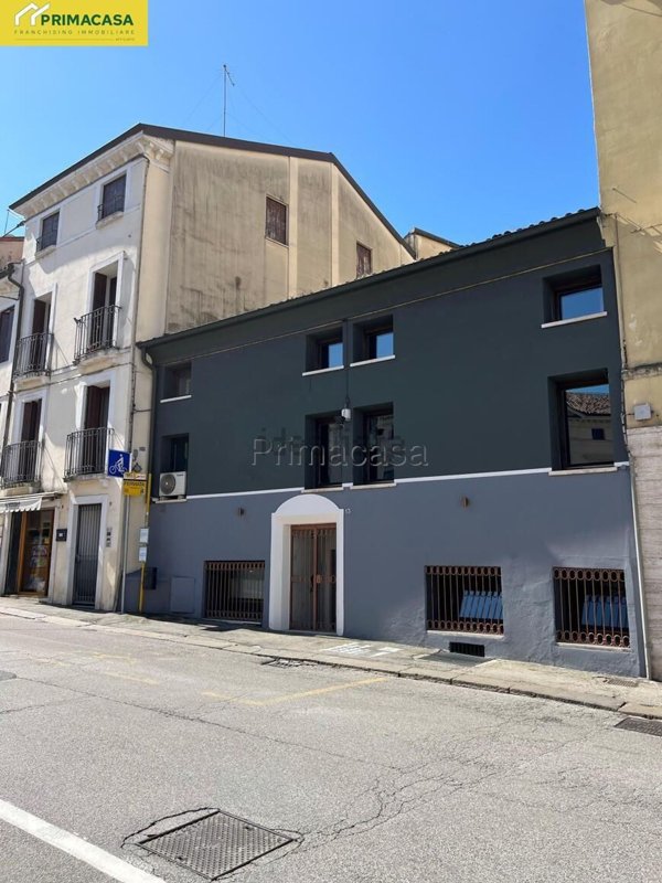 locale commerciale in affitto a Vicenza in zona Centro Storico