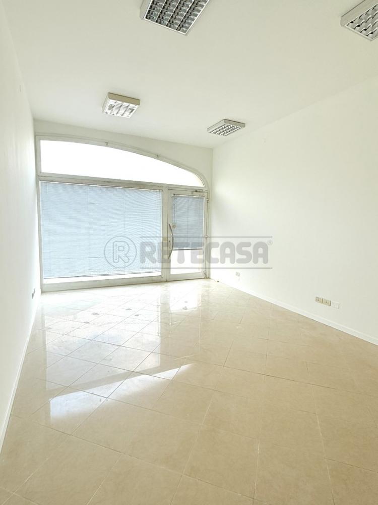 locale commerciale in affitto a Vicenza