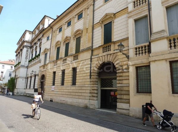negozio in affitto a Vicenza in zona Centro Storico