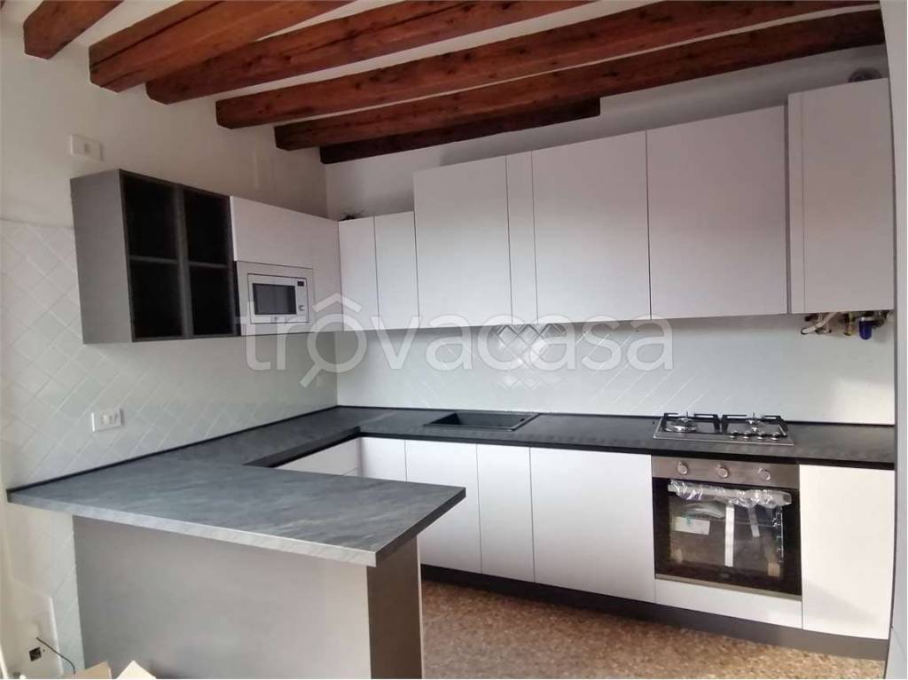 appartamento in affitto a Vicenza in zona Borgo Berga