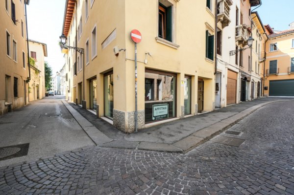 negozio in affitto a Vicenza in zona Centro Storico