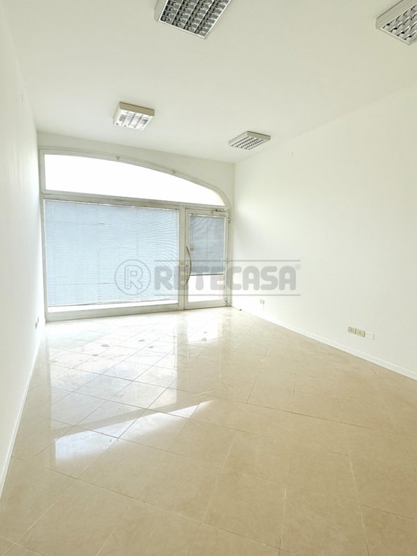 locale commerciale in affitto a Vicenza