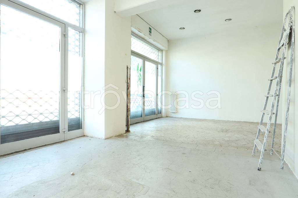 negozio in affitto a Vicenza in zona San Lazzaro/Pomari
