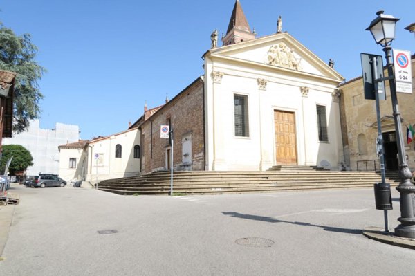 negozio in affitto a Vicenza in zona Borgo Berga