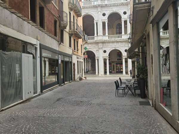negozio in affitto a Vicenza in zona Centro Storico