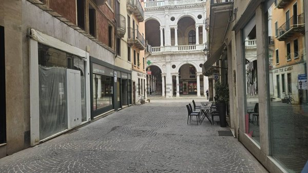 negozio in affitto a Vicenza in zona Centro Storico