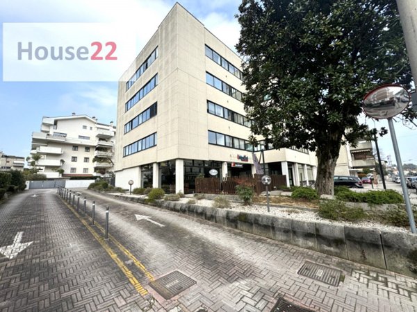 negozio in affitto a Vicenza in zona Sant'Andrea