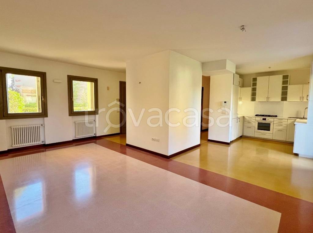 casa indipendente in affitto a Vicenza in zona Bertesina