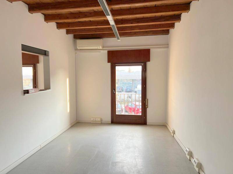 negozio in affitto a Vicenza in zona San Bortolo/San Paolo
