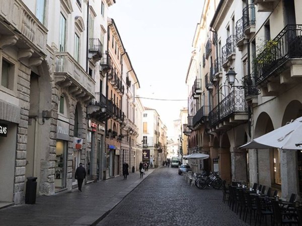 negozio in affitto a Vicenza in zona Centro Storico