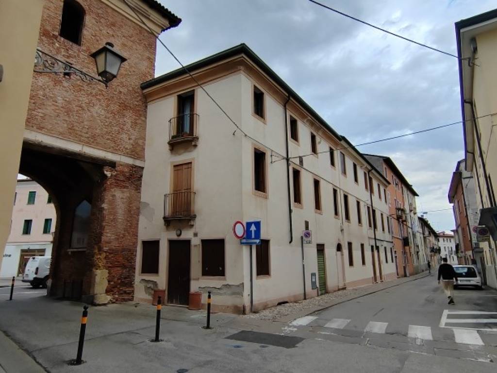 negozio in affitto a Vicenza in zona Centro Storico