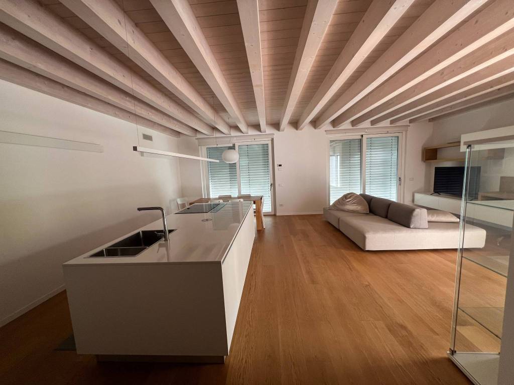 appartamento in affitto a Vicenza in zona Gogna