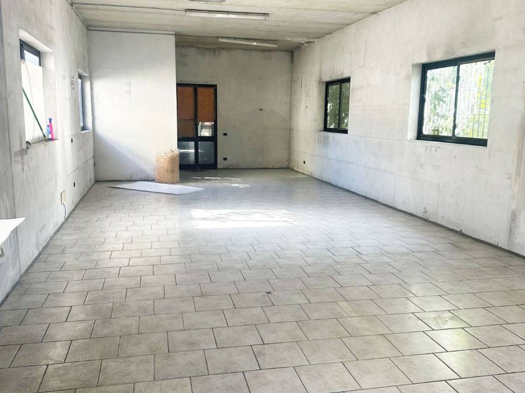 locale commerciale in affitto a Vicenza in zona Borgo Berga